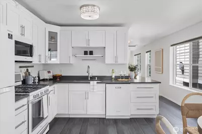 13716 Midvale Avenue N #C, Seattle, WA 98133 - Photo 17