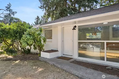 8518 Mount Tacoma Drive SW, Lakewood, WA 98498 - Photo 3