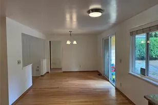 17421 NE 11th St, Bellevue, WA 98008 - Photo 9