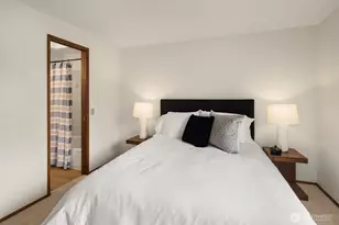 6049 33rd Ave NE, Seattle, WA 98115 - Photo 15