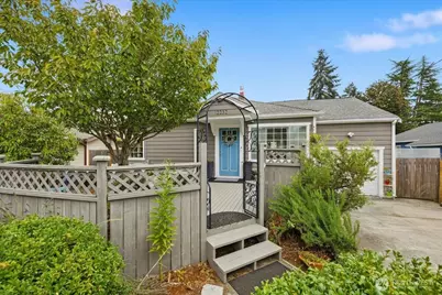 12232 Fremont Avenue N, Seattle, WA 98133 - Photo 1