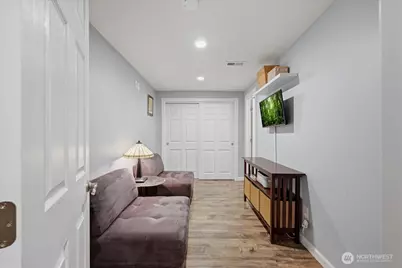 12232 Fremont Avenue N, Seattle, WA 98133 - Photo 27
