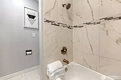 6858 139th Avenue NE #708, Redmond, WA 98052 - Photo 9