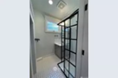 1522 Taylor Avenue N, Seattle, WA 98109 - Photo 23
