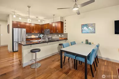 1840 25th Avenue NE #307, Issaquah, WA 98029 - Photo 5