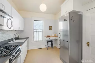 2614 E John Street, Seattle, WA 98112 - Photo 7