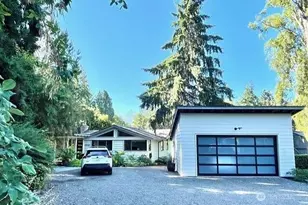 10191 NE Beach Crest Dr, Bainbridge Island, WA 98110 - Photo 1