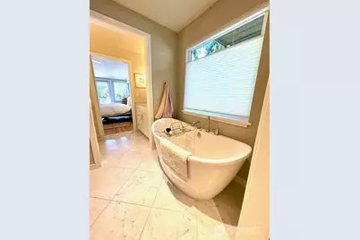 10191 NE Beach Crest Drive, Bainbridge Island, WA 98110 - Photo 9
