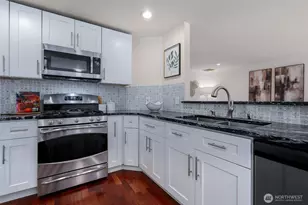 12724 NE 94th Ct, Kirkland, WA 98033 - Photo 11