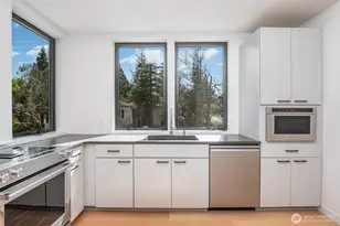 4214 SW 100th St, Seattle, WA 98126 - Photo 9