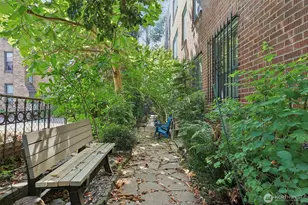 408 Bellevue Ave E, Seattle, WA 98102 - Photo 17