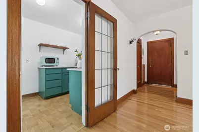 408 Bellevue Avenue E #206, Seattle, WA 98102 - Photo 5