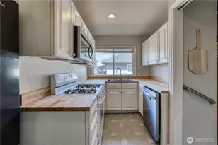 1908 Burwell St, Bremerton, WA 98337 - Photo 9