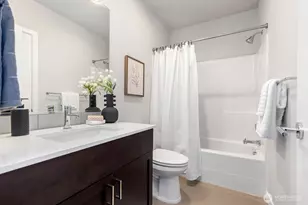 8544 21st Pl NE, Seattle, WA 98115 - Photo 3