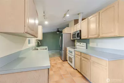 16619 SE 12th Street, Bellevue, WA 98008 - Photo 9