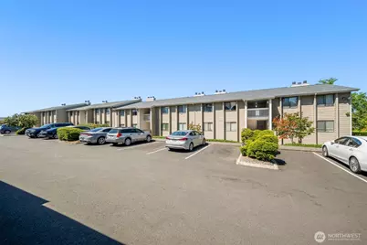 1319 S Puget Drive #D15, Renton, WA 98055 - Photo 3