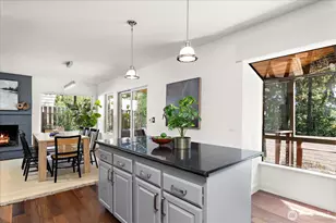 2035 W Lake Sammamish Pkwy SE, Bellevue, WA 98008 - Photo 11