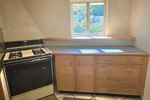 17230 Jonas Hill Ln SE, Rainier, WA 98576 - Photo 9