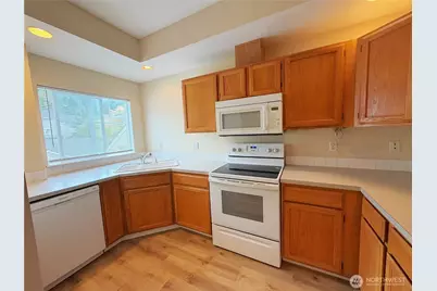4704 Mill Pond Drive SE #212, Auburn, WA 98092 - Photo 5