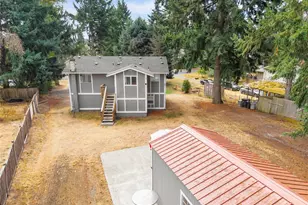 203 W Seattle St, Rainier, WA 98576 - Photo 23
