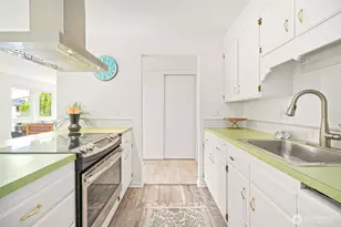 914 6th Ave N, Seattle, WA 98109 - Photo 27