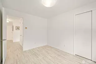 914 6th Ave N, Seattle, WA 98109 - Photo 37