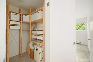 914 6th Ave N, Seattle, WA 98109 - Photo 31