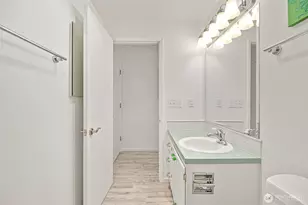 914 6th Ave N, Seattle, WA 98109 - Photo 7
