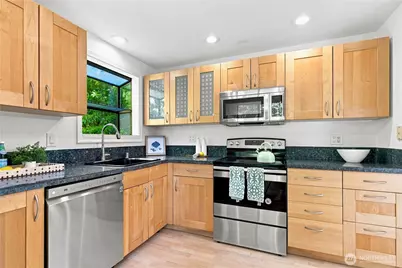 3849 166th Avenue SE, Bellevue, WA 98008 - Photo 7