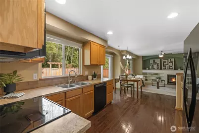12421 30th Place NE, Lake Stevens, WA 98258 - Photo 9