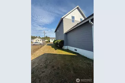 1118 Larch Street, Raymond, WA 98577 - Photo 9