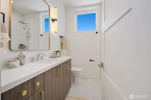 2328 Franklin Ave E, Seattle, WA 98102 - Photo 31