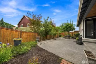19220 Village Ct E, Bonney Lake, WA 98391 - Photo 27