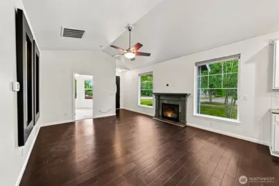 19220 Village Court E, Bonney Lake, WA 98391 - Photo 7