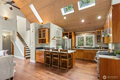 10421 324th Place SE, Issaquah, WA 98027 - Photo 11