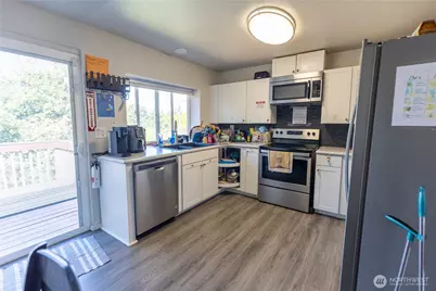 1743 Lafayette Street S, Parkland, WA 98444 - Photo 9