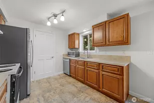 902 Peters Pl, Everett, WA 98208 - Photo 9