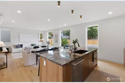 11732 38th Avenue NE #B, Seattle, WA 98115 - Photo 5