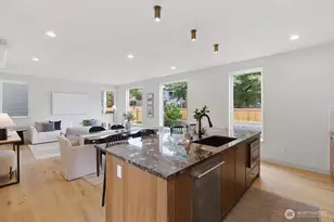 11732 38th Ave NE, Seattle, WA 98115 - Photo 5