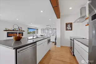 2568 13th Ave W, Seattle, WA 98119 - Photo 11