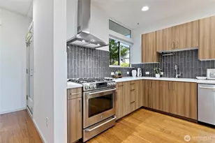 1735 27th Ave, Seattle, WA 98122 - Photo 9