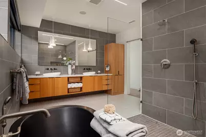 1502 Palm Avenue SW, Seattle, WA 98116 - Photo 23