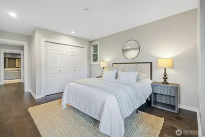 805 33rd Avenue E, Seattle, WA 98112 - Photo 29