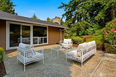 8626 NE 26th Place, Clyde Hill, WA 98004 - Photo 23