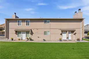 128 S Western Ave, Wenatchee, WA 98801 - Photo 1