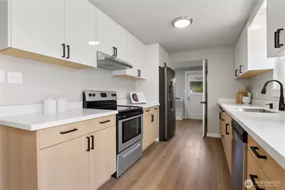 2125 N Highland Street, Tacoma, WA 98406 - Photo 9