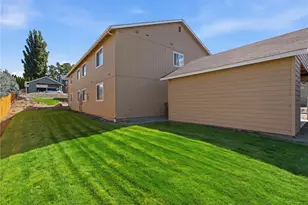 1011 D N Baker Ave, East Wenatchee, WA 98802 - Photo 5
