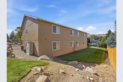 1011 D N Baker Avenue #D, East Wenatchee, WA 98802 - Photo 7