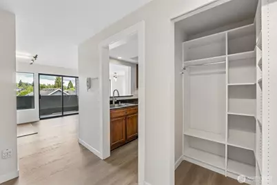 8816 Nesbit Avenue N #203, Seattle, WA 98103 - Photo 13