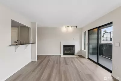 8816 Nesbit Avenue N #203, Seattle, WA 98103 - Photo 9